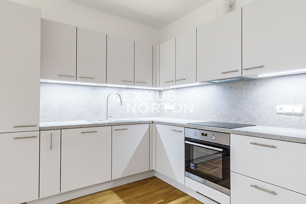 Pronájem bytu 2+kk 57 m² – fotografie 3