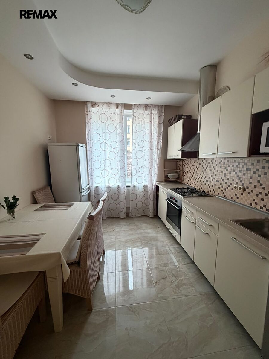 Pronájem bytu 2+1 73 m², Karlovy Vary – fotka 1 z 3