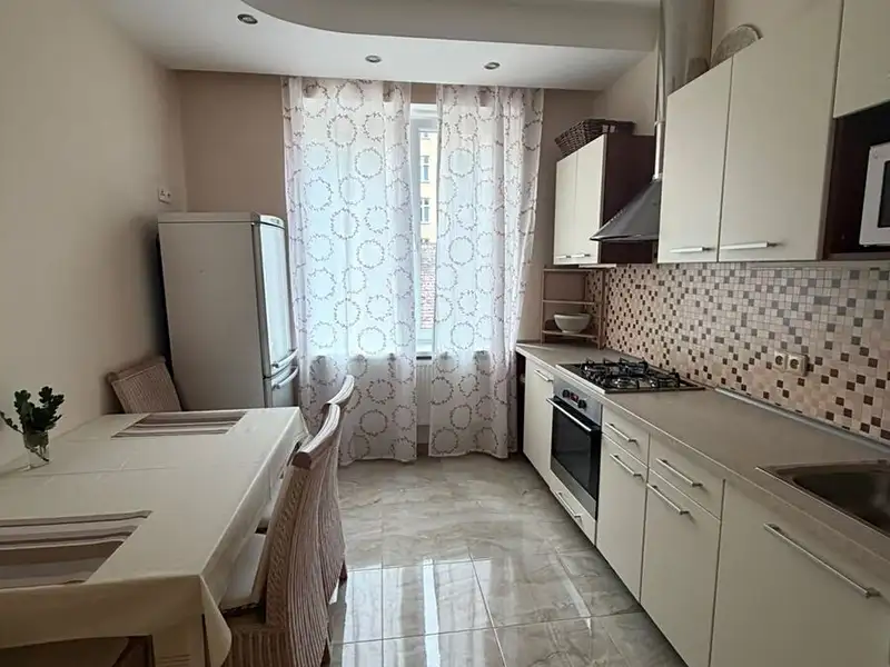 Pronájem bytu 2+1 73 m², Karlovy Vary – náhled fotky 1