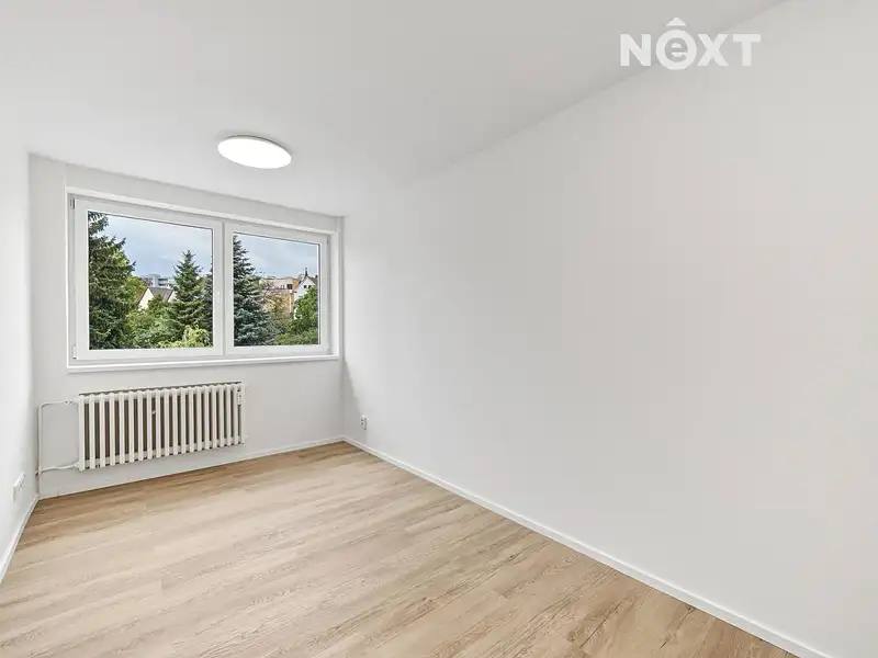 Prodej bytu 1+kk 16 m², Praha – náhled fotky 1