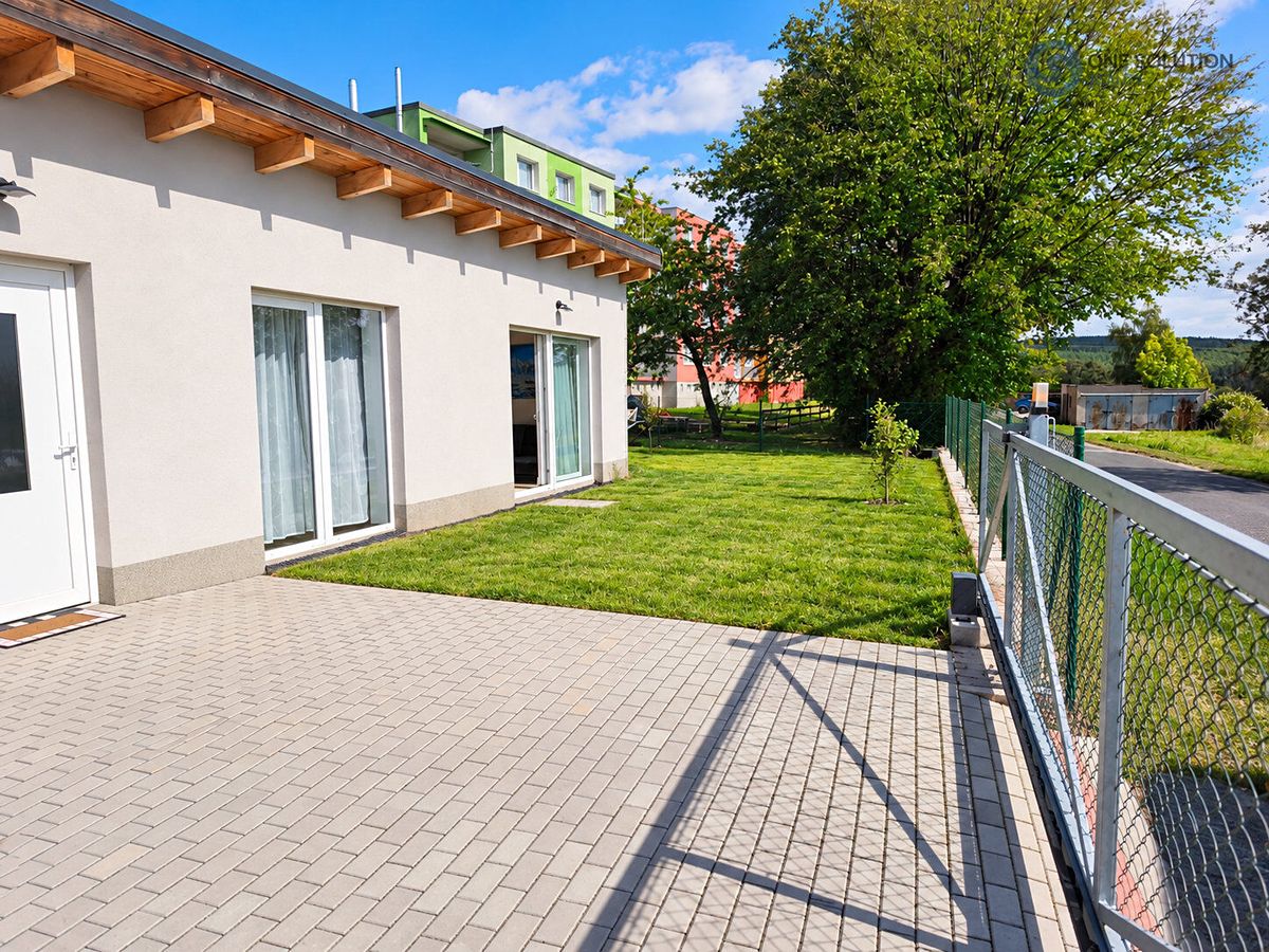 Pronájem rodinného domu 95 m², pozemek 284 m² – fotografie 2