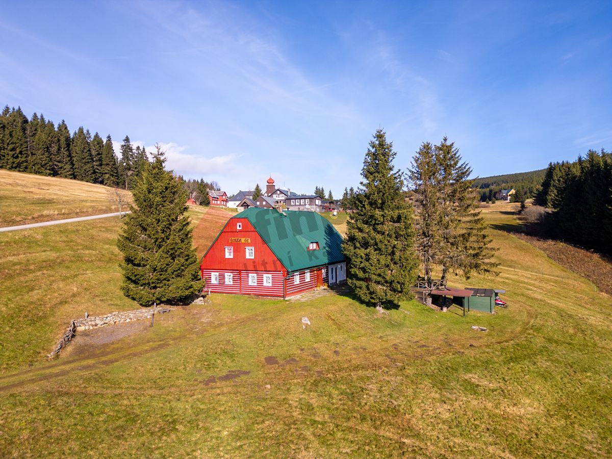 Prodej rodinného domu 233 m², pozemek 2363 m² – fotografie 3