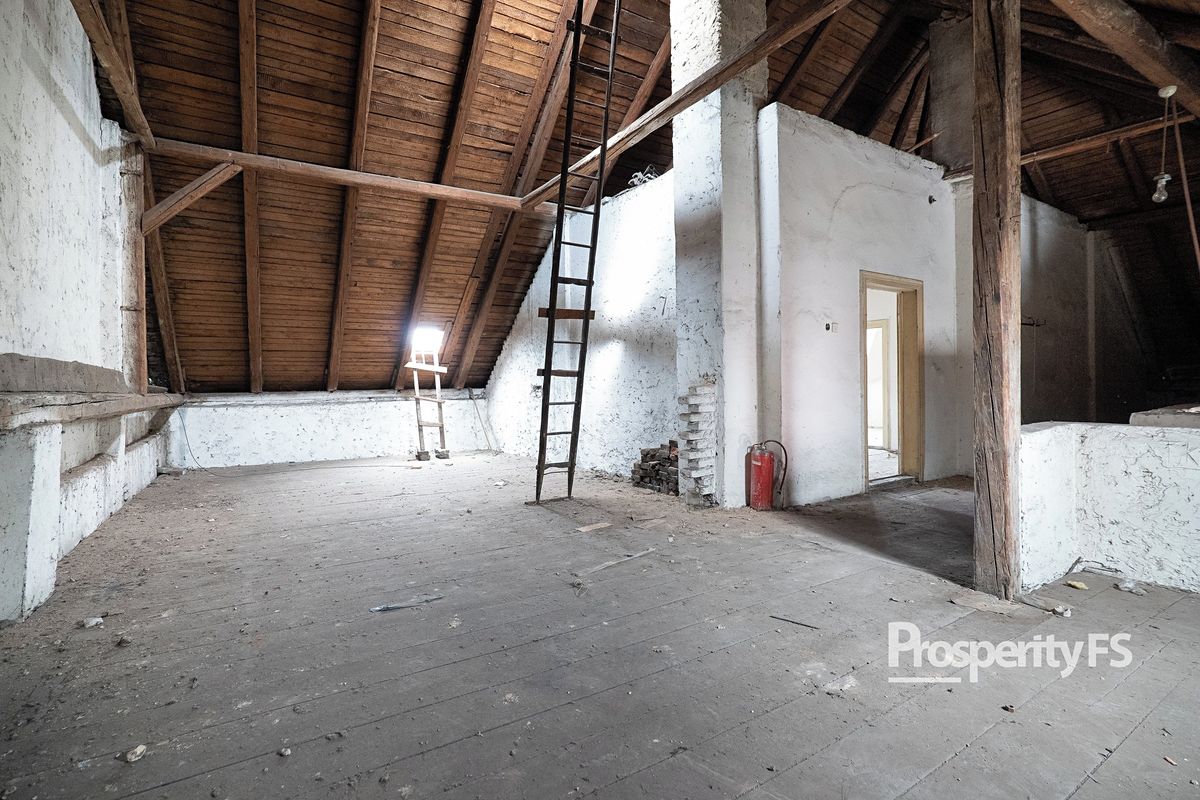 Prodej rodinného domu 200 m², pozemek 396 m² – fotografie 3