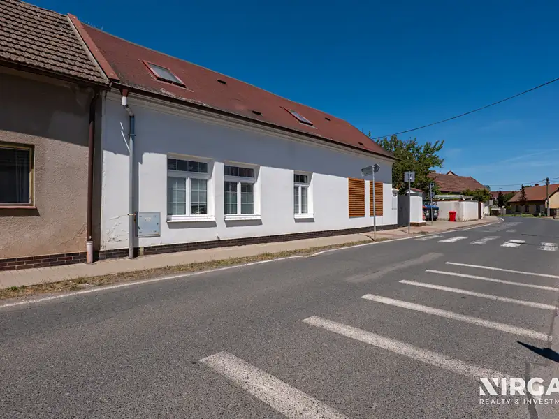 Prodej rodinného domu 247 m², pozemek 704 m², Zlonín – náhled fotky 3