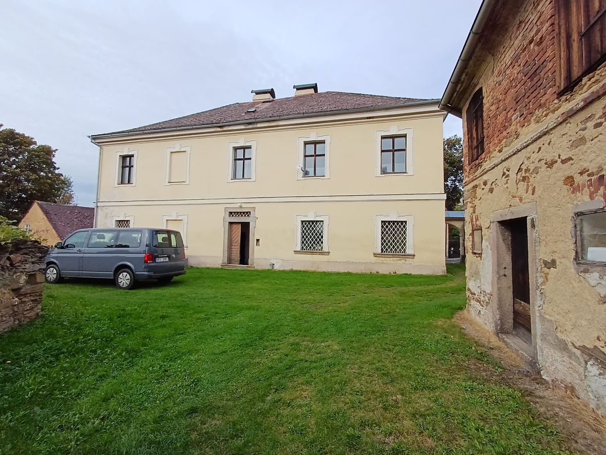 Prodej činžovního domu 265 m² – fotografie 2