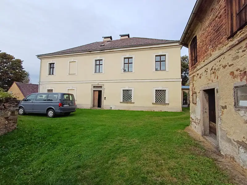 Prodej činžovního domu 265 m², Toužim – náhled fotky 2