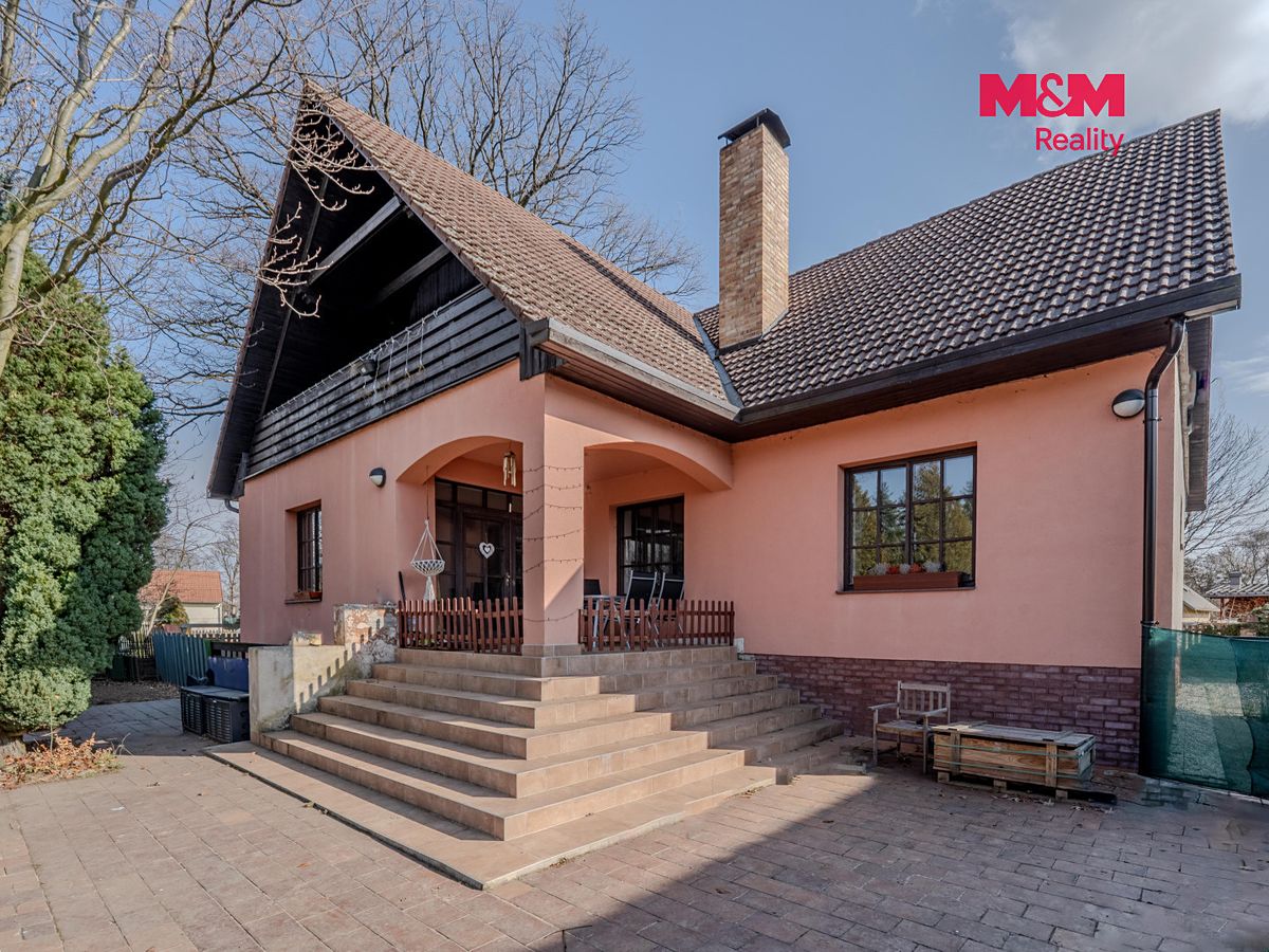 Prodej rodinného domu 300 m², pozemek 4182 m² – fotografie 3