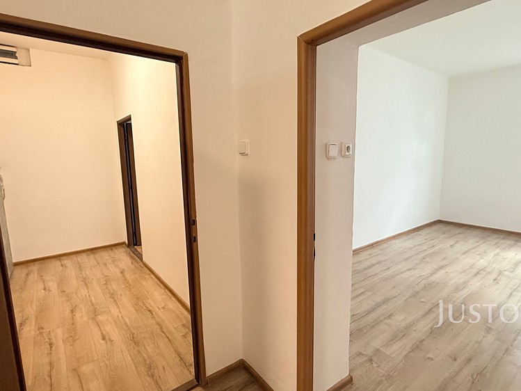 Pronájem bytu 2+1, 80 m² (11 z 11)