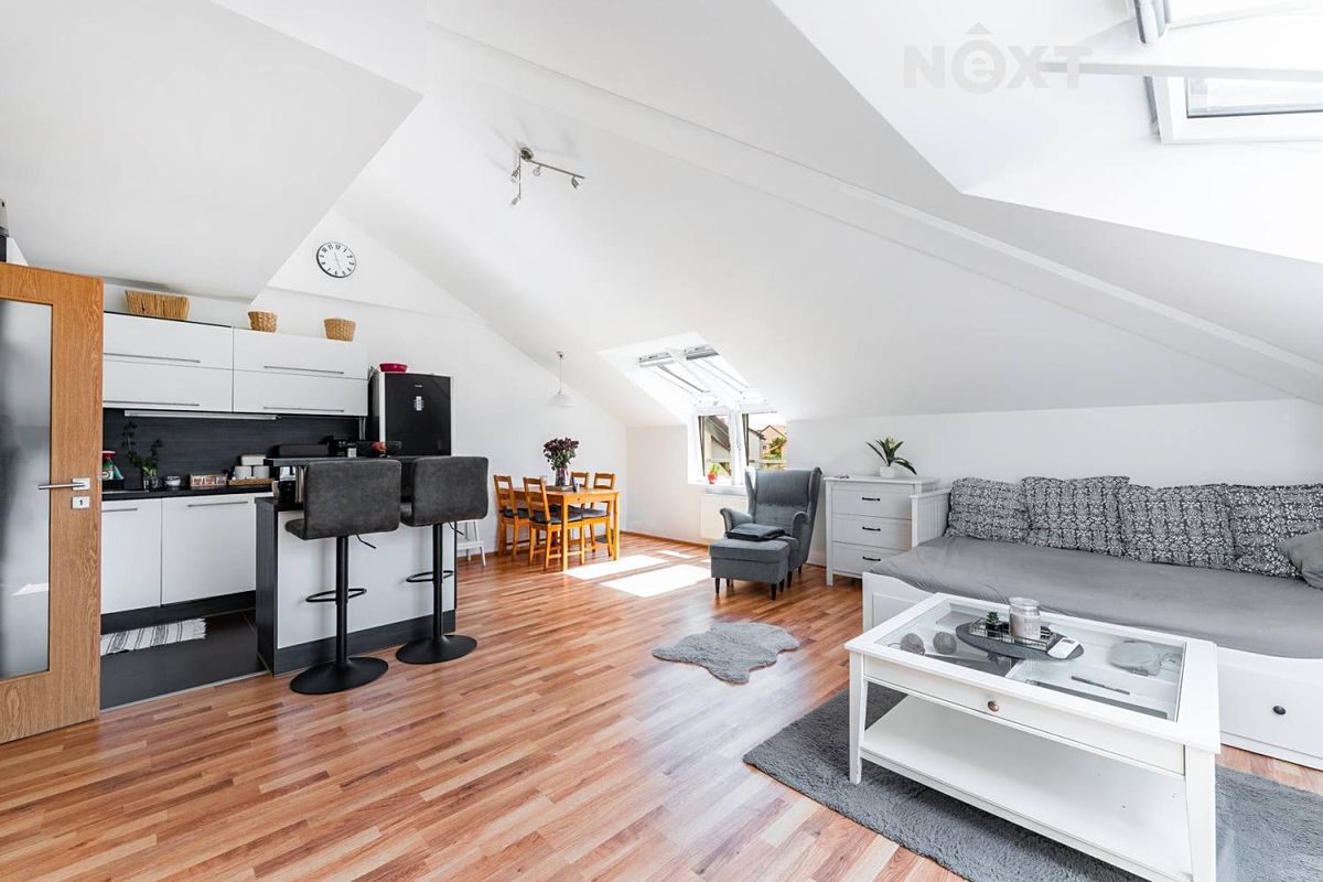 Pronájem bytu 2+kk 72 m² – fotografie 4