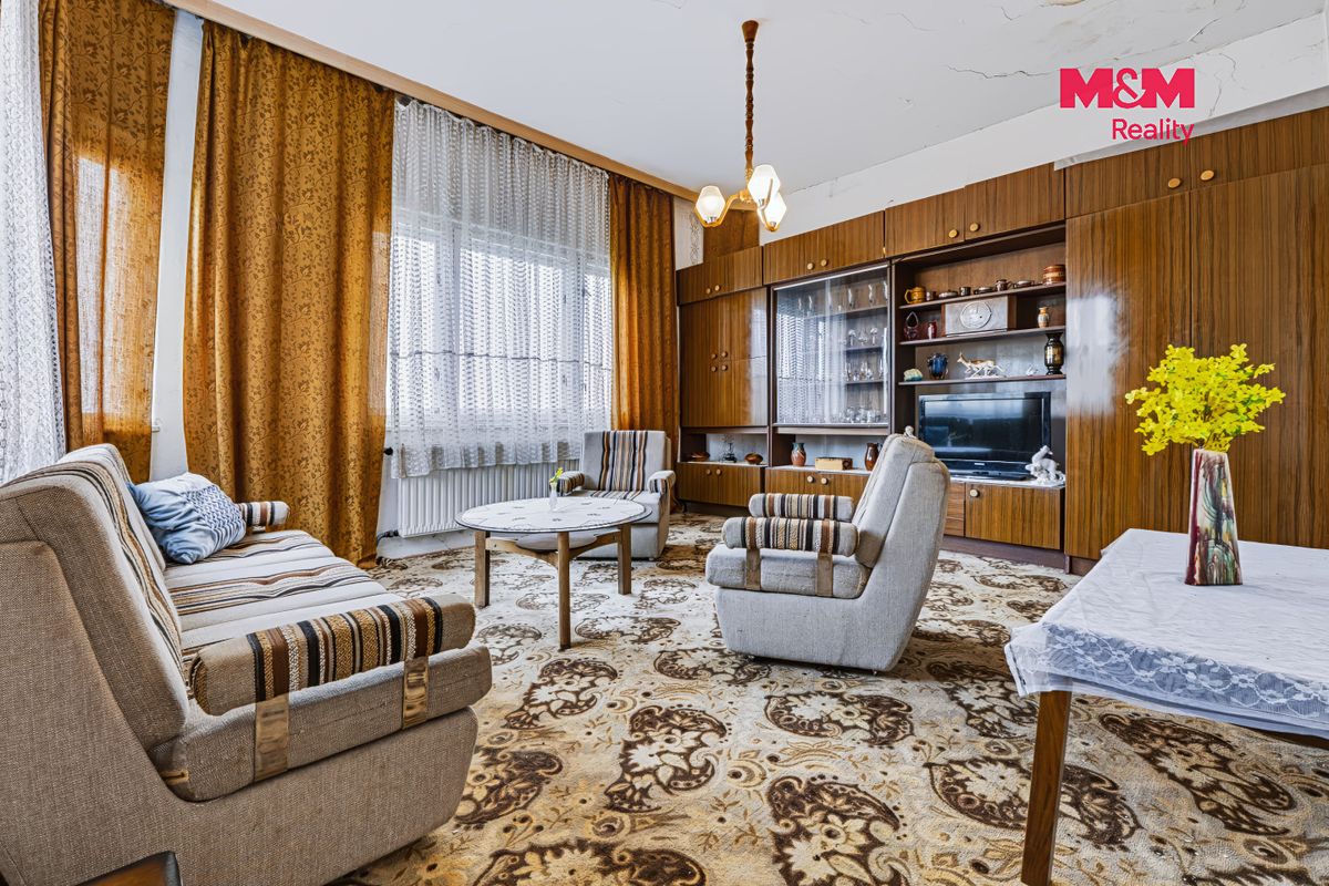 Prodej rodinného domu 169 m², pozemek 909 m² – fotografie 5