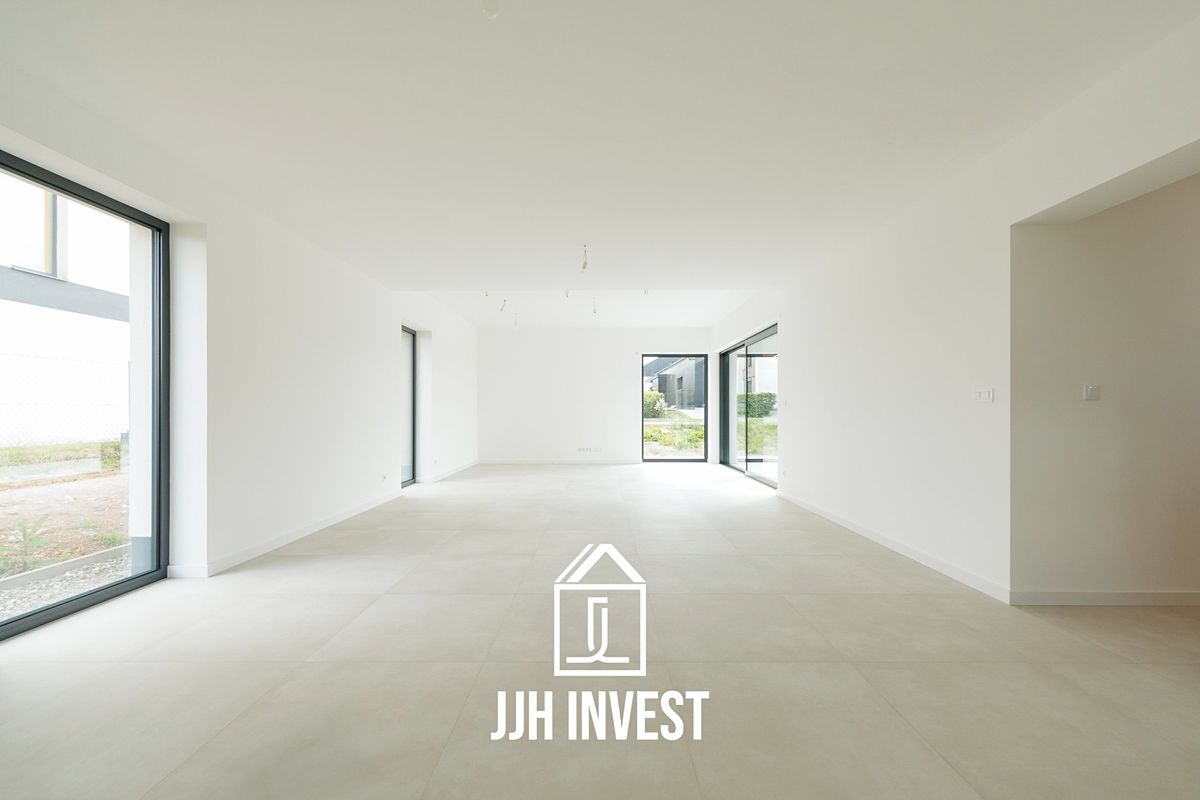 Prodej rodinného domu 254 m², pozemek 834 m² – fotografie 4