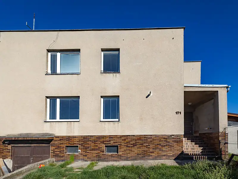 Dražba rodinného domu 108 m², pozemek 339 m², Radonice – náhled fotky 1