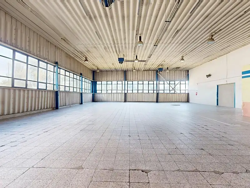 Pronájem skladového prostoru 760 m², Hradec Králové – náhled fotky 2