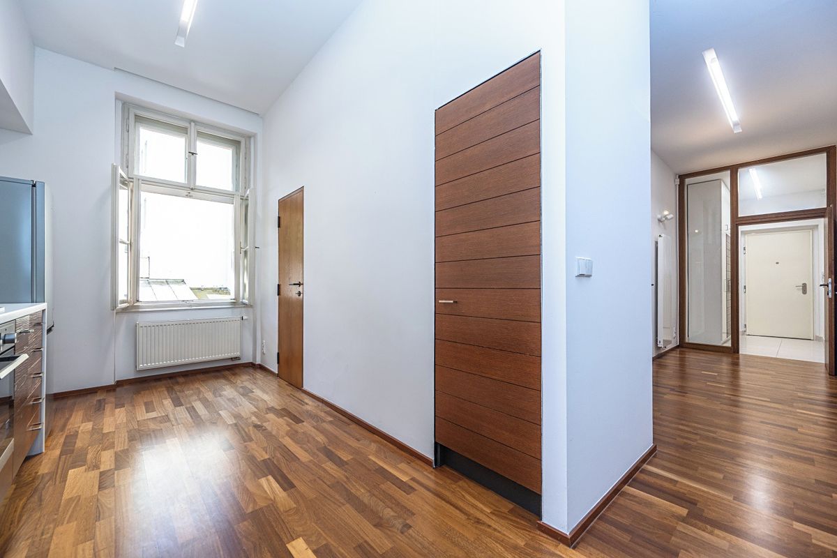 Pronájem bytu 2+1 75 m² – fotografie 3
