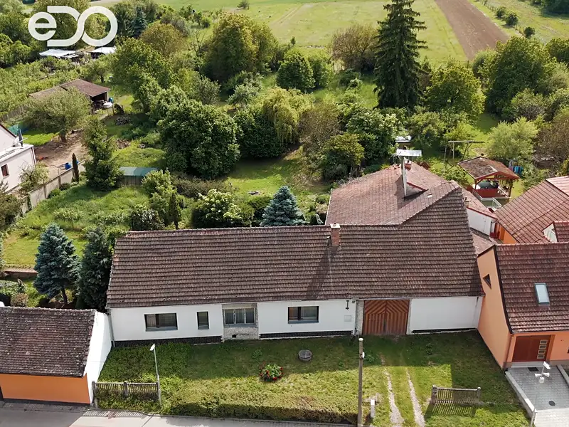 Prodej rodinného domu 320 m², pozemek 1765 m², Chudčice – náhled fotky 3