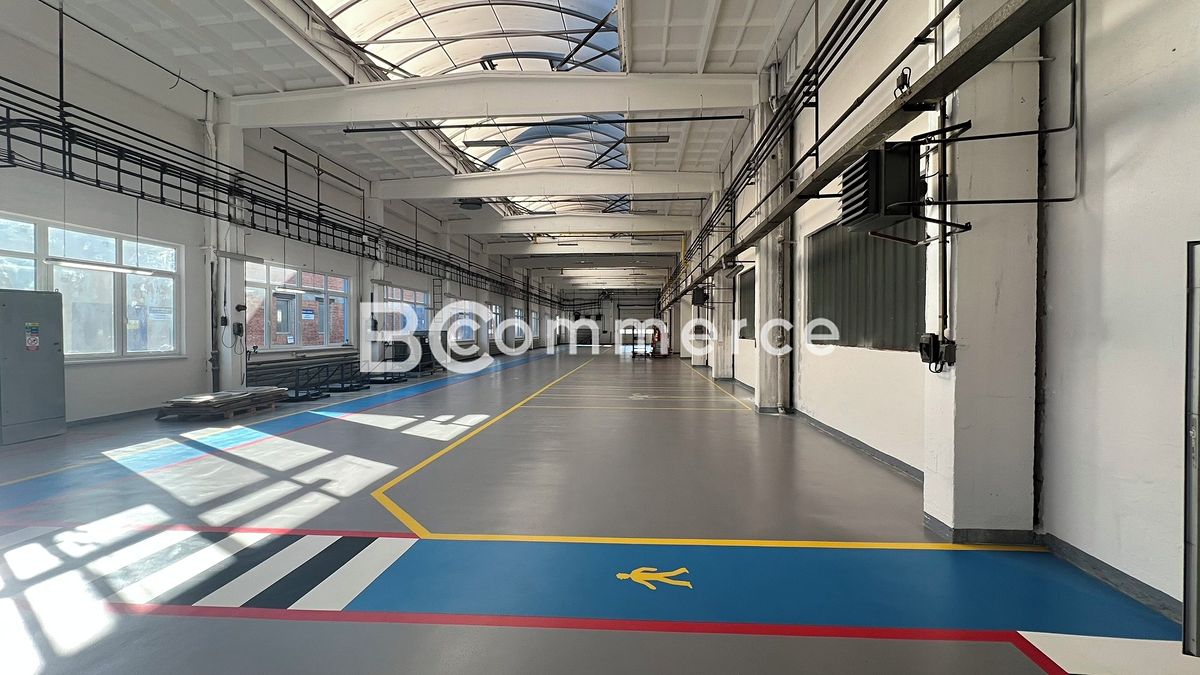 Pronájem výrobní haly, prostoru 1000 m² – fotografie 2
