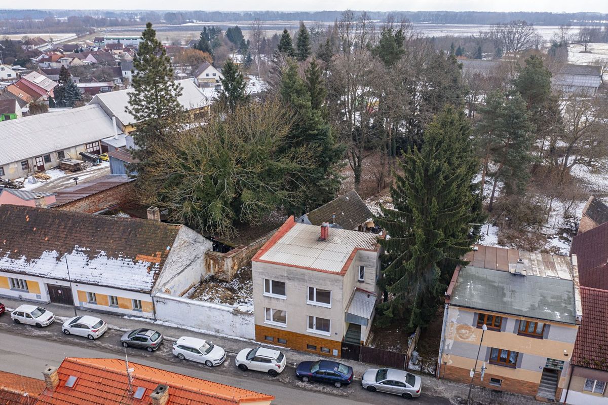 Prodej rodinného domu 230 m², pozemek 1636 m² – fotografie 3
