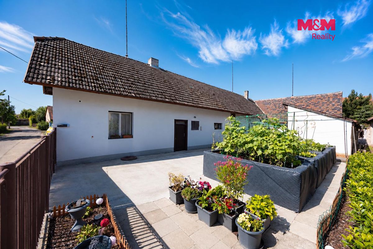 Prodej rodinného domu 213 m², pozemek 443 m² – fotografie 5