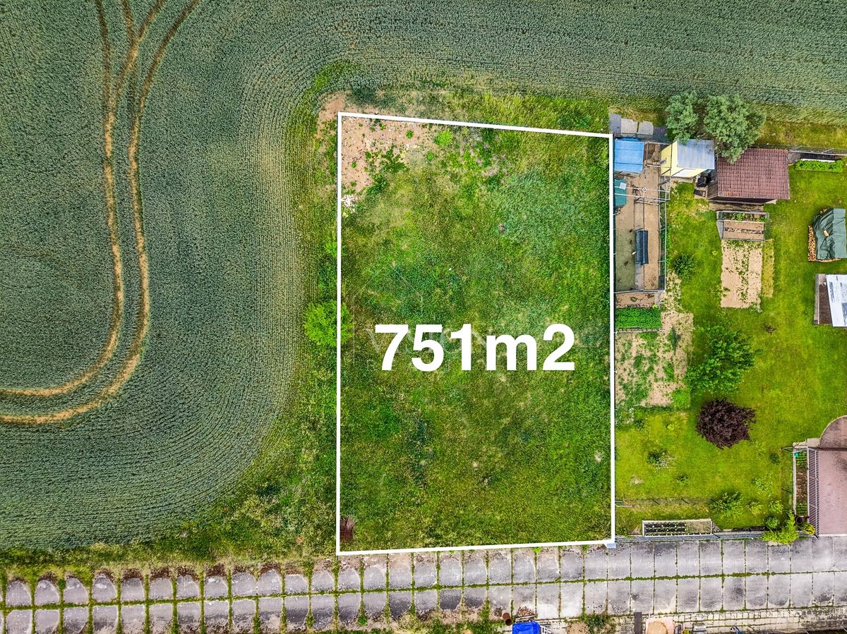 Prodej stavebního pozemku 751 m² – fotografie 2