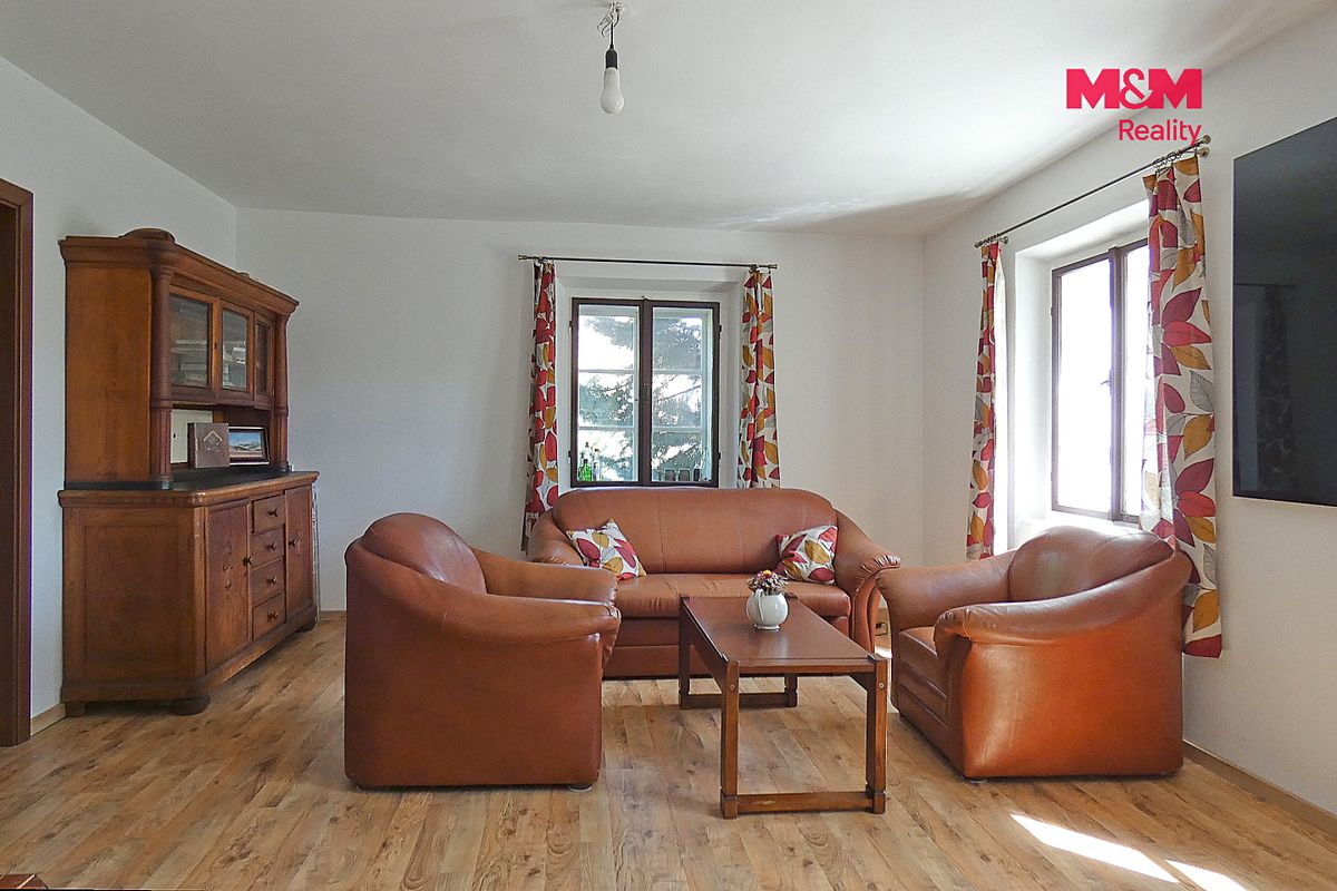Prodej rodinného domu 254 m², pozemek 3284 m² – fotografie 3