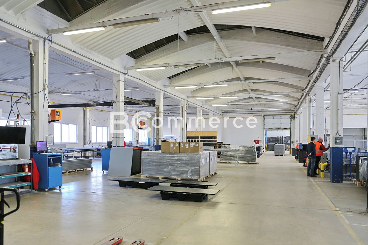 Pronájem skladového prostoru 3207 m²