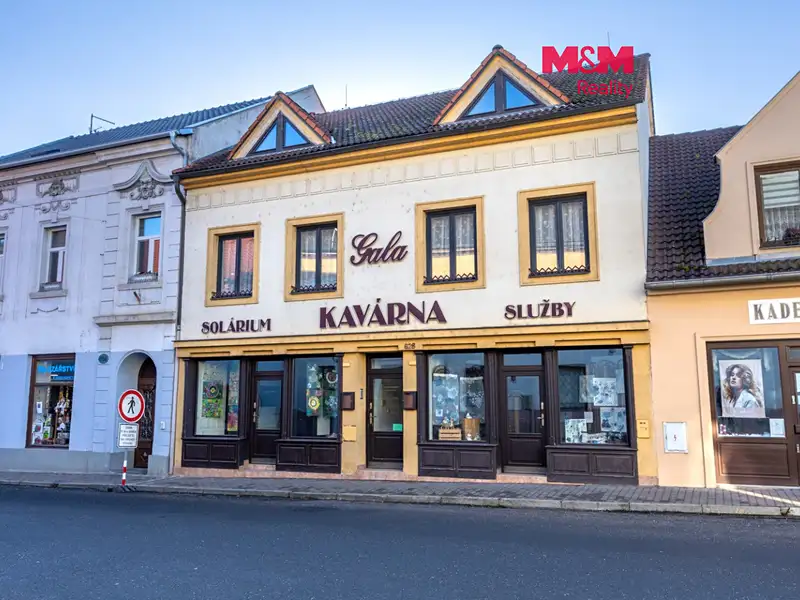Prodej obchodního prostoru 440 m², Postoloprty – náhled fotky 1