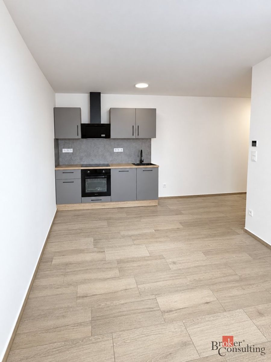 Pronájem bytu 2+kk 40 m² – fotografie 4
