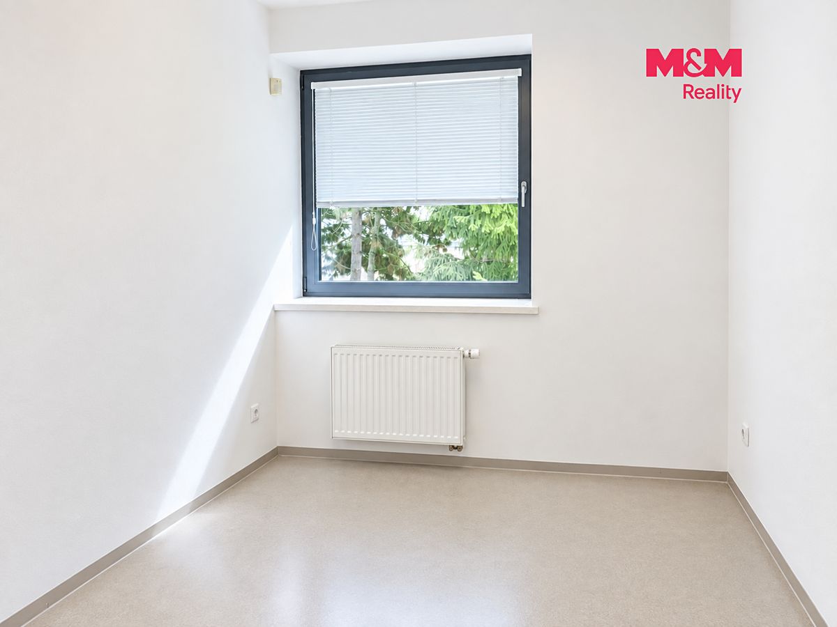 Pronájem kanceláře 12 m² – fotografie 2