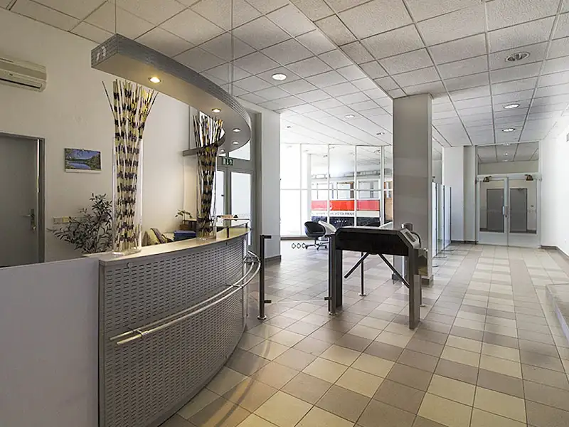 Pronájem kanceláře 384 m², Praha – náhled fotky 3