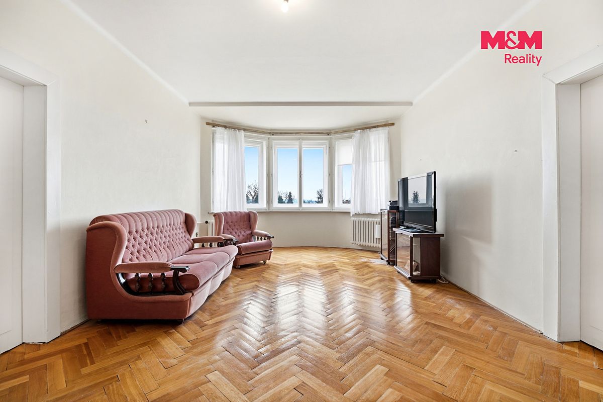Prodej rodinného domu 431 m², pozemek 1272 m² – fotografie 3