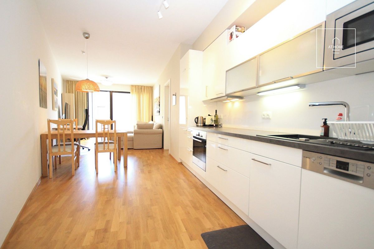 Pronájem bytu 2+kk 64 m² – fotografie 4
