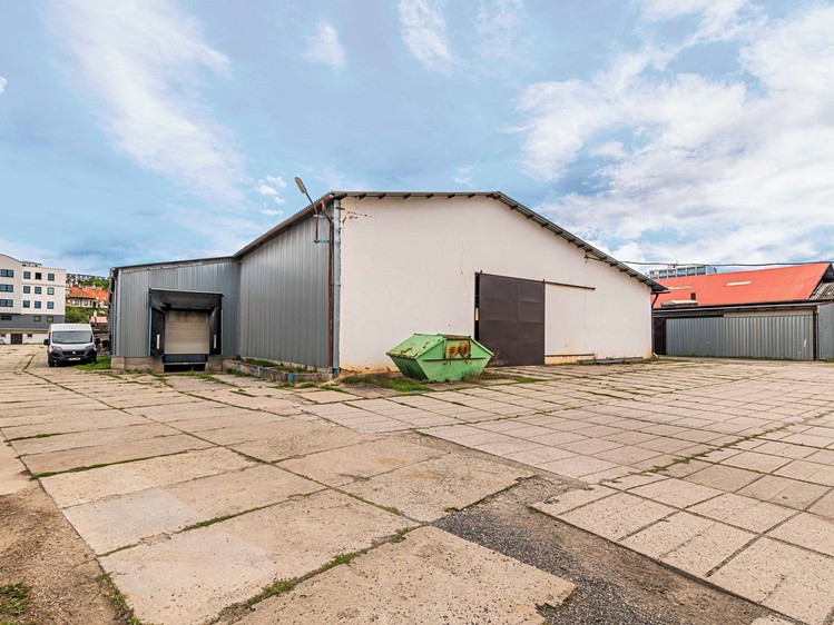 Комерційне приміщення в оренду, 1 450 м² (14 з 16)