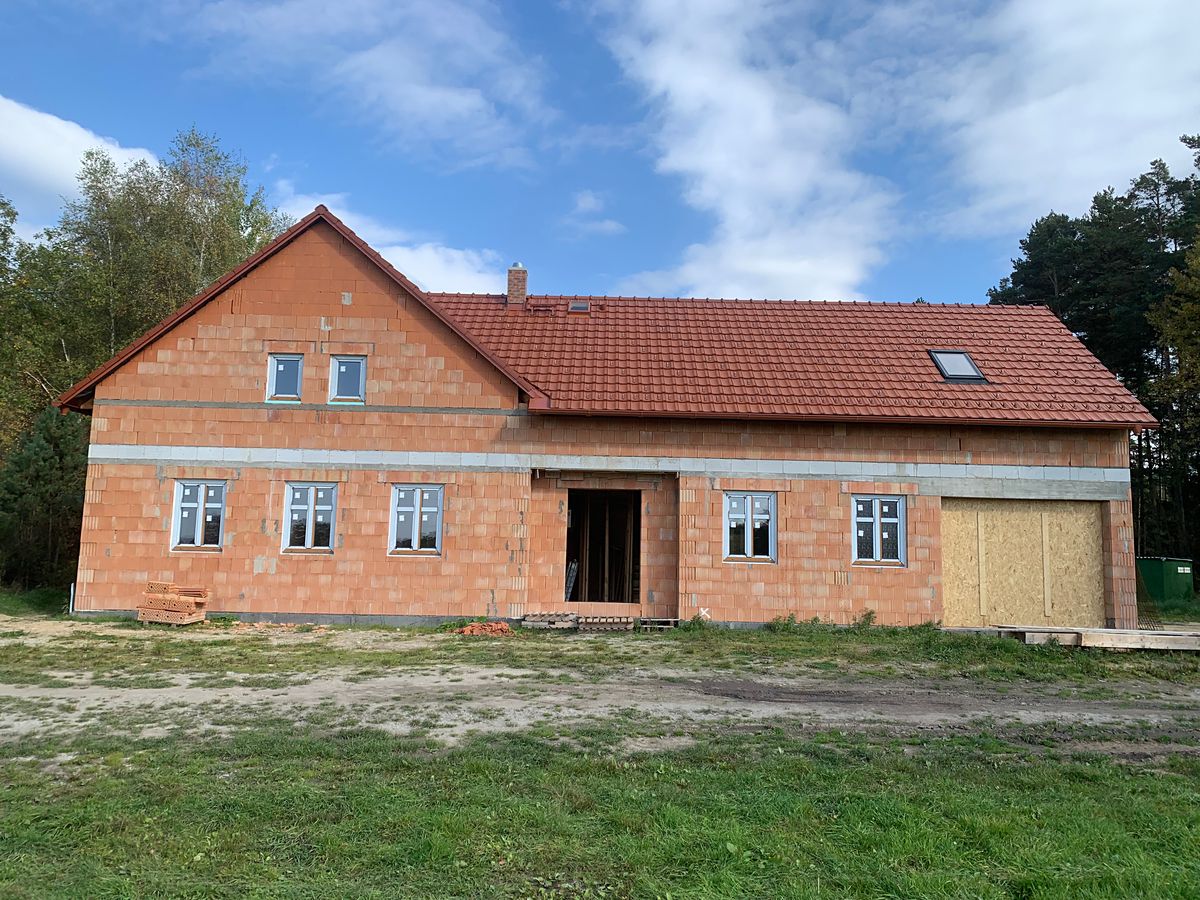 Prodej rodinného domu 280 m², pozemek 1318 m² – fotografie 2