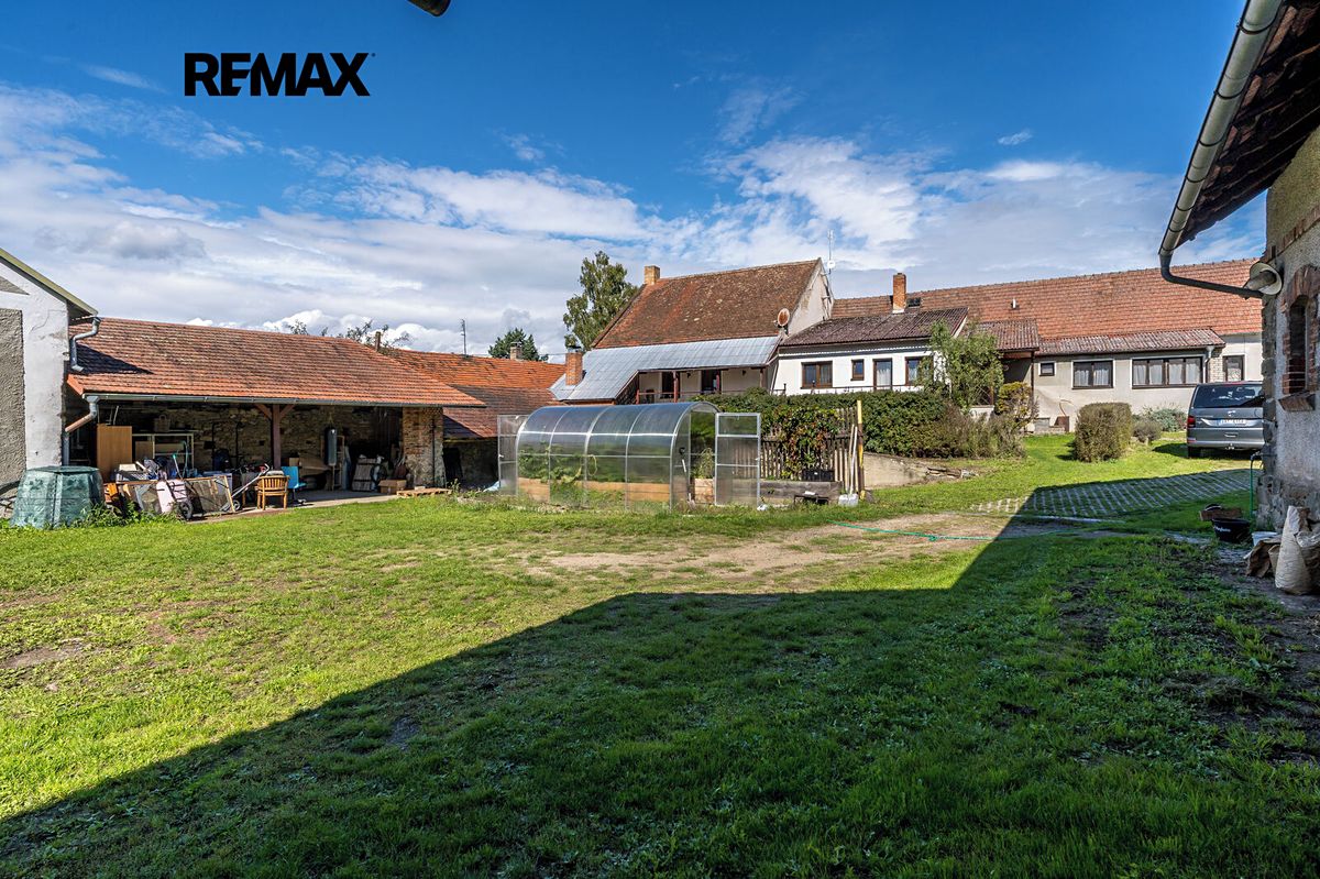 Prodej vícegeneračního domu 295 m², pozemek 2984 m² – fotografie 2