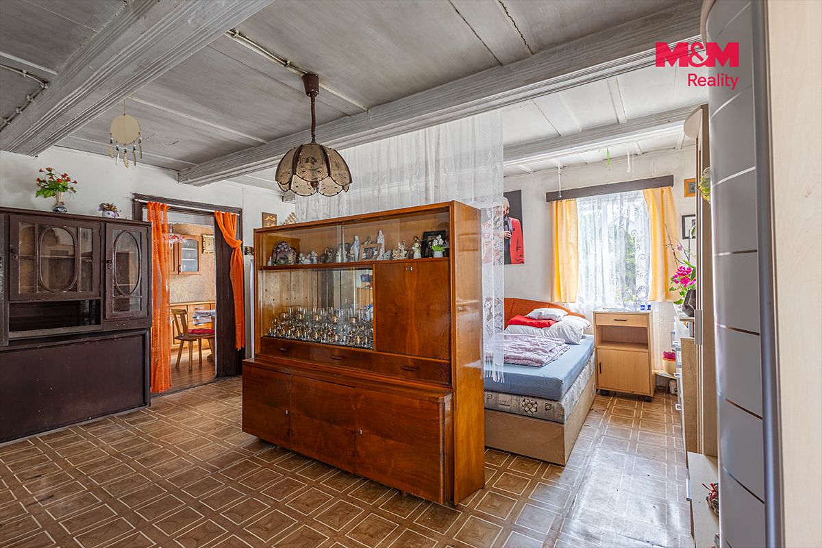 Prodej rodinného domu 180 m², pozemek 765 m² – fotografie 3