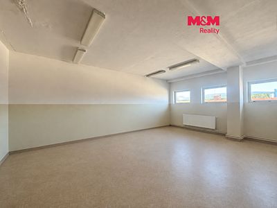 Pronájem kanceláře 3000 m²