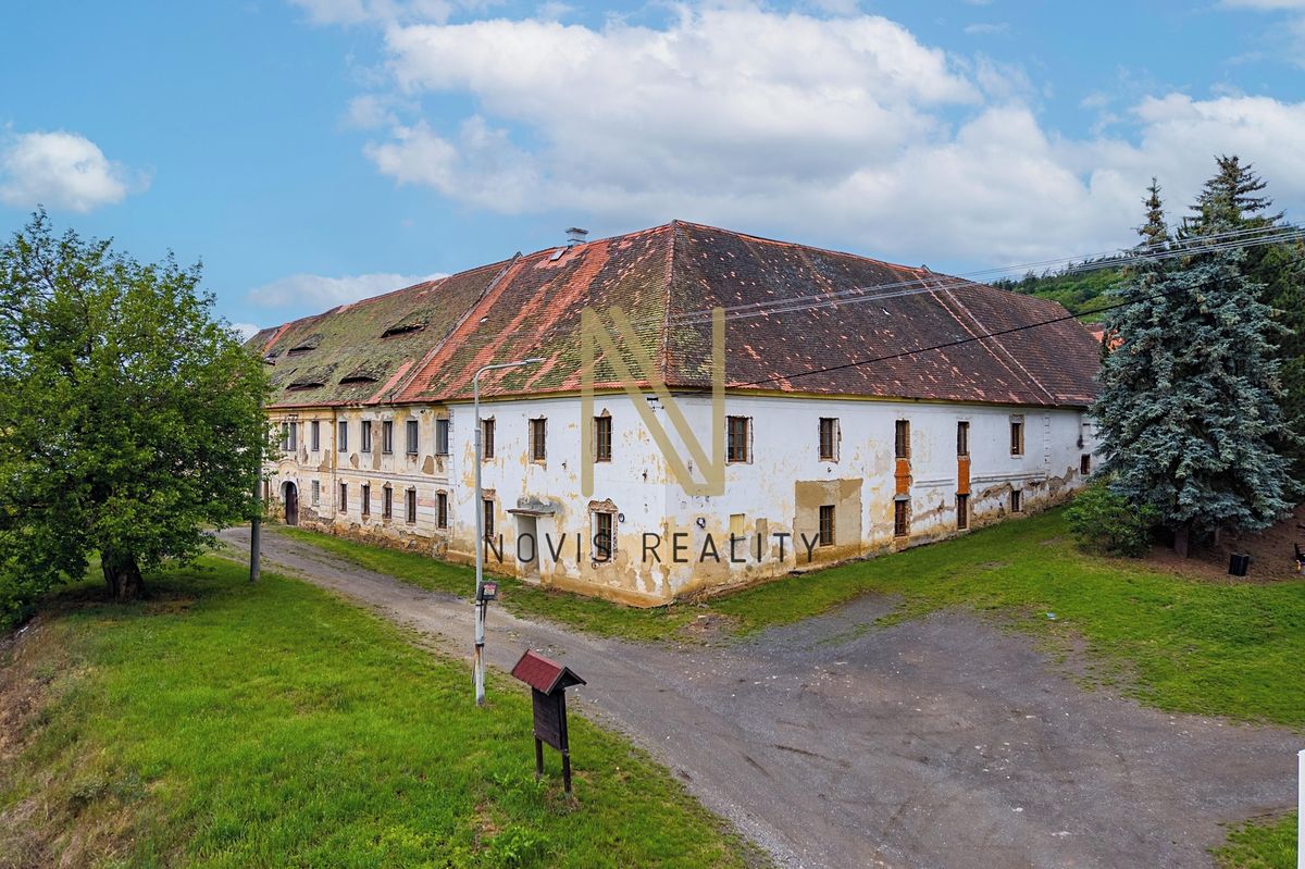Prodej zemědělské usedlosti 1400 m², pozemek 7744 m²