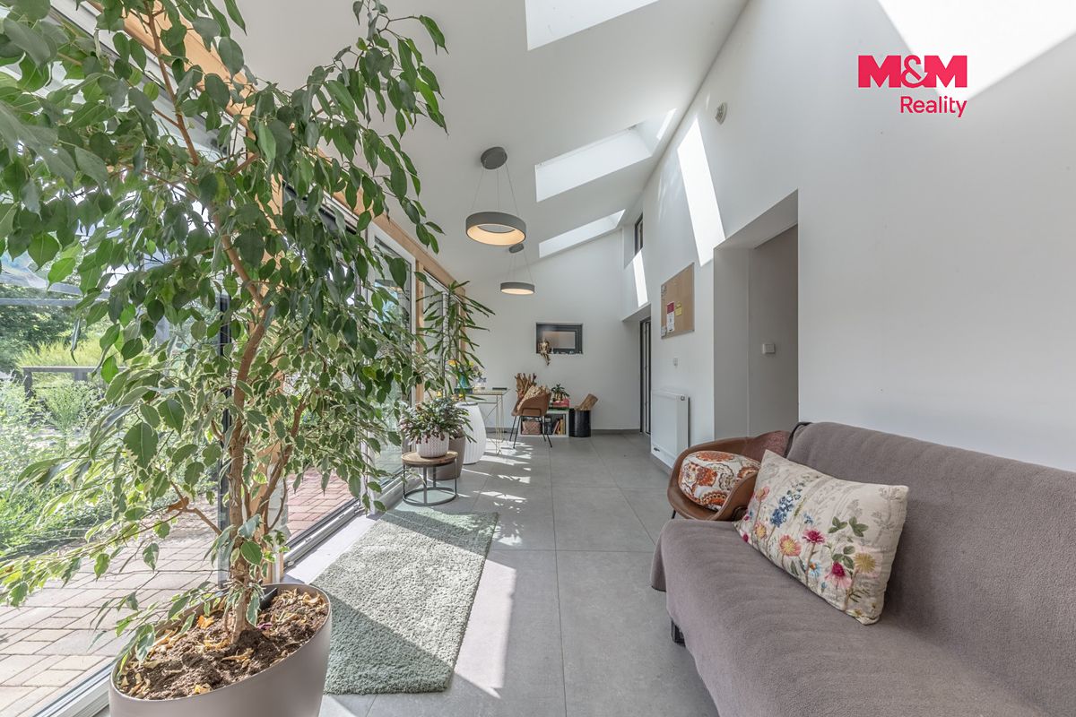 Prodej rodinného domu 262 m², pozemek 1440 m² – fotografie 5