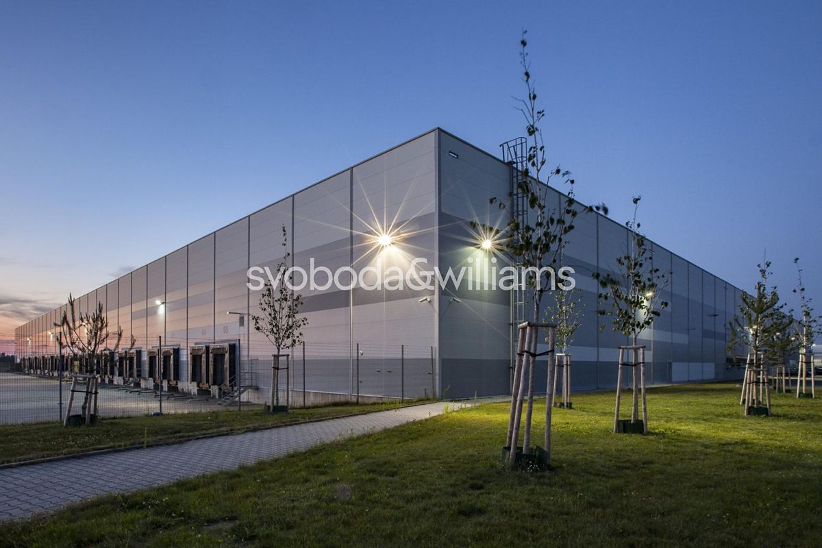 Pronájem výrobní haly, prostoru 5562 m²