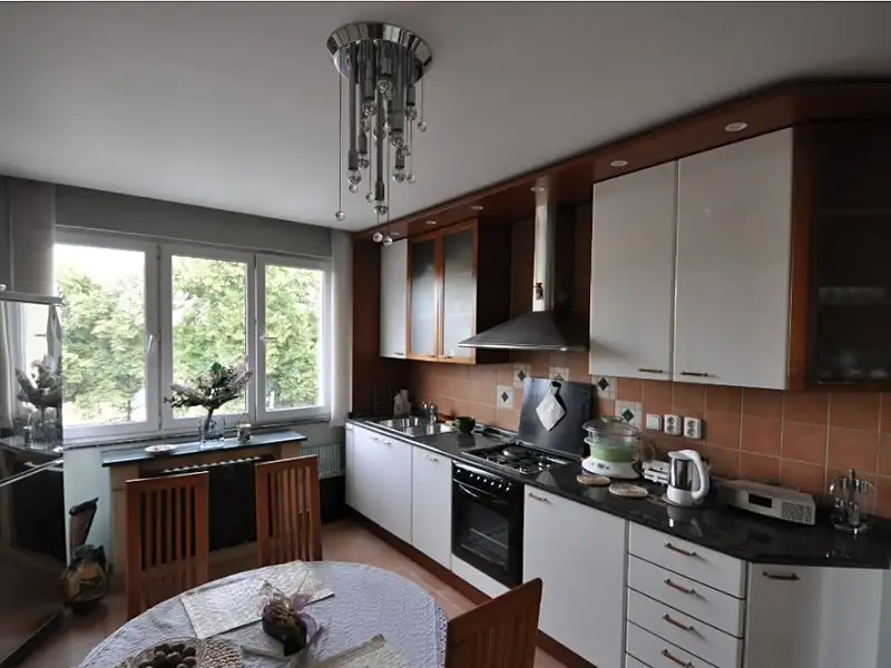 Pronájem bytu 1+1 56 m², Praha – náhled fotky 2