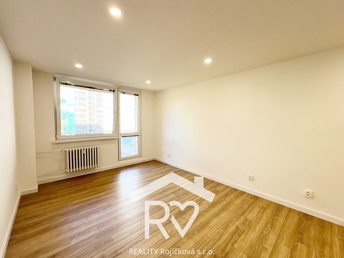 Pronájem bytu 1+kk 29 m² – fotografie 5