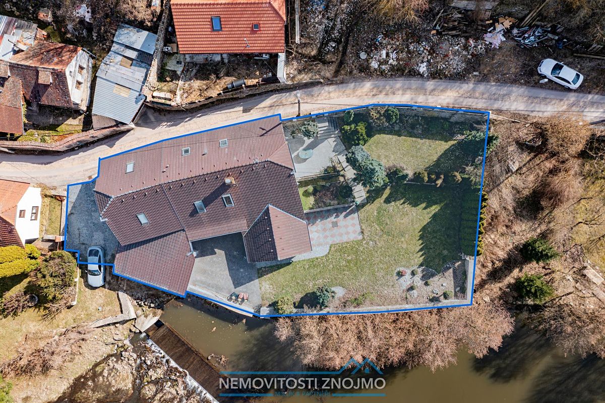 Prodej vícegeneračního domu 350 m², pozemek 868 m² – fotografie 4