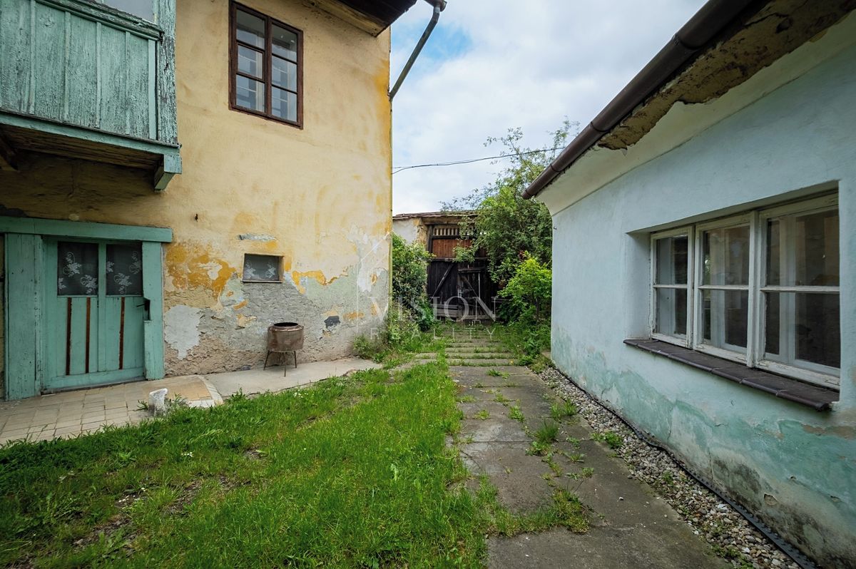 Prodej rodinného domu 218 m², pozemek 512 m² – fotografie 5