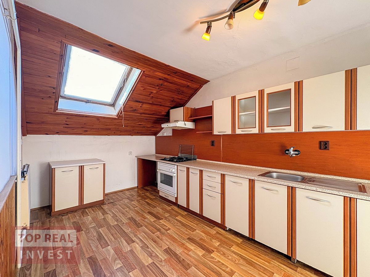 Prodej rodinného domu 225 m², pozemek 308 m² – fotografie 4