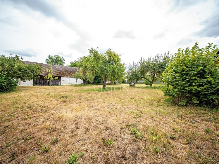 Prodej pozemku, 1 570 m² (1 z 13)