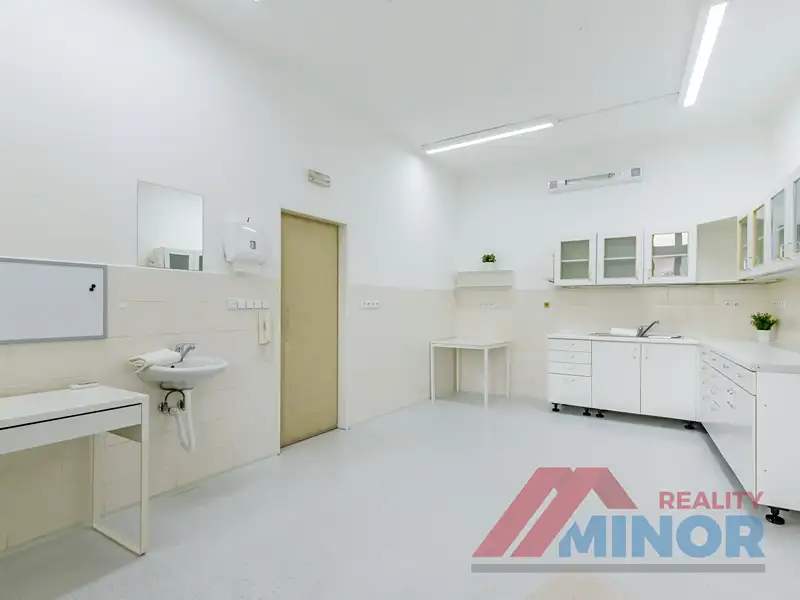 Pronájem ordinace 69 m², Slaný – náhled fotky 1