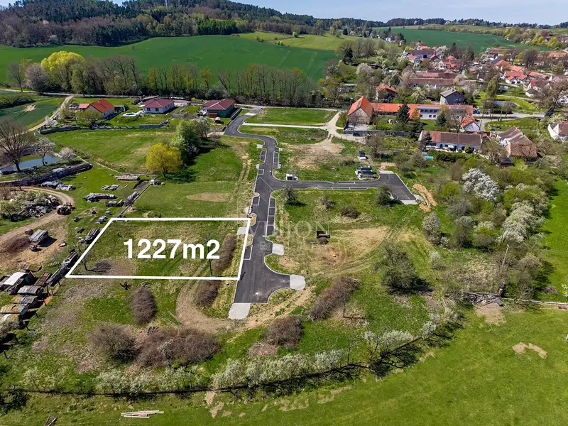 Prodej stavebního pozemku 1227 m², Dobev – náhled fotky 1