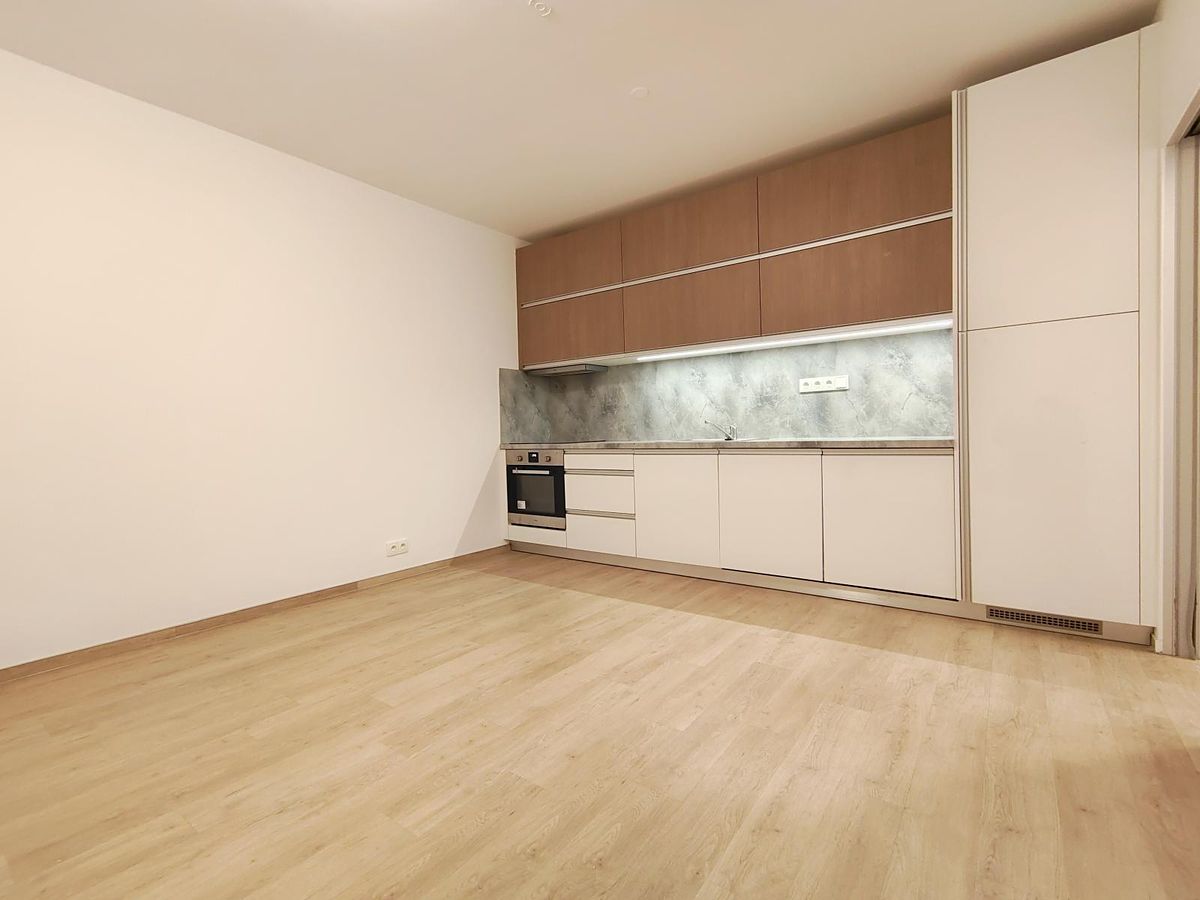 Pronájem bytu 2+kk 30 m² – fotografie 2