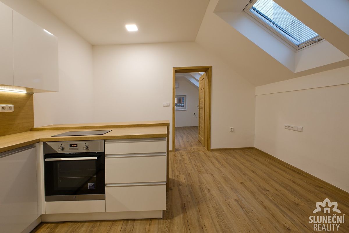 Pronájem bytu 2+kk 44 m² – fotografie 2