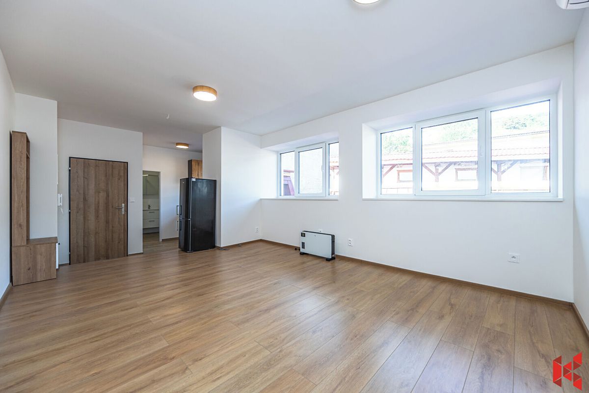 Pronájem bytu 1+kk 30 m²